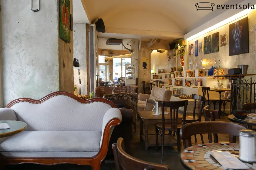 Café An einem Sonntag im August Berlin