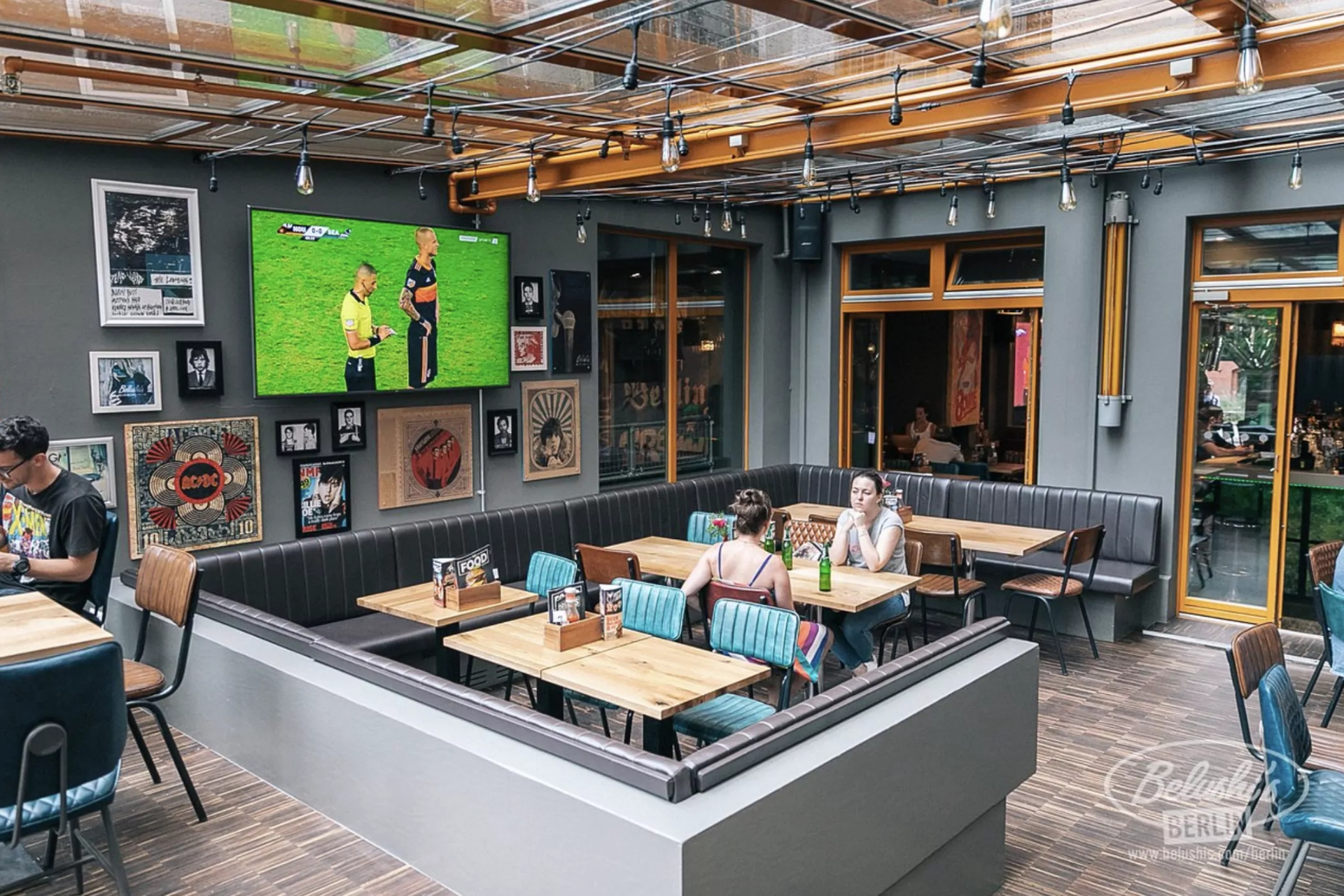 Coole Bar Belushis in Berlin