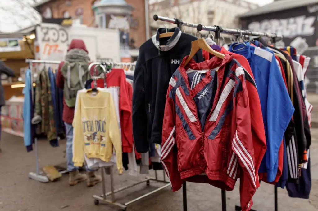 Vintage Jacken am RAW Flohmarkt