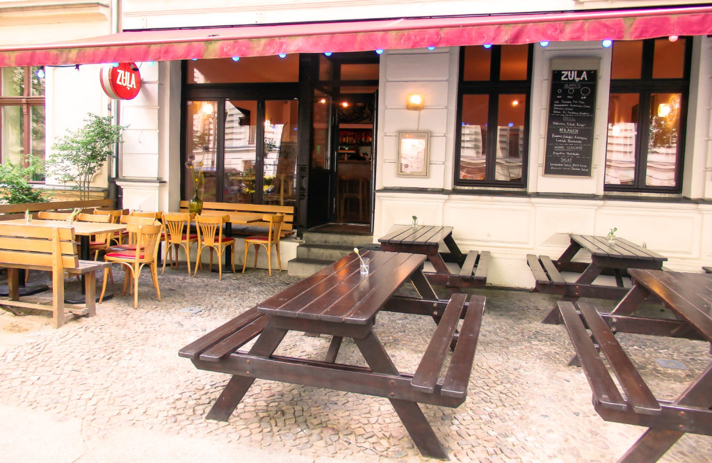 Gemütliche Außenansicht vom Zula – Restaurant Prenzlauer Berg Geheimtipp für orientalische Küche.